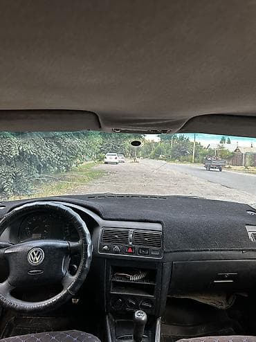 Унаа: Volkswagen Golf Variant: 2001 г., 1.6 л, Кол менен иштөөчү, Бензин, Универсал — 3