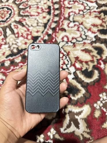 ТОРГ ИМЕТЬСЯ IPhone 5s (золото) + чехол Описание: - Смартфон Apple — 1