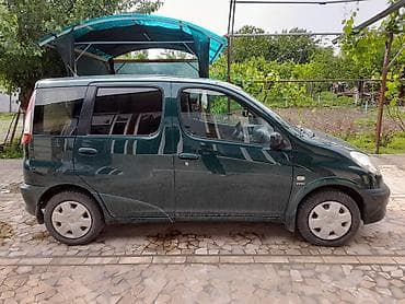 Транспорт: Toyota Yaris Verso: 2004 г., 1.3 л, Механика, Бензин, Минивэн — 2
