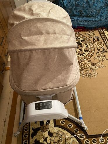 электронная кресло качалка для малыша: Люлька, Б/у, Колыбель, Качалка, Пластик, цвет - Бежевый, Самовывоз — 2