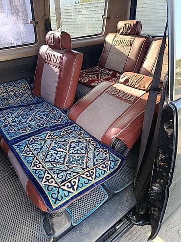 минивен фото: Honda Stepwgn: 2000 г., 2 л, Автомат, Бензин — 3