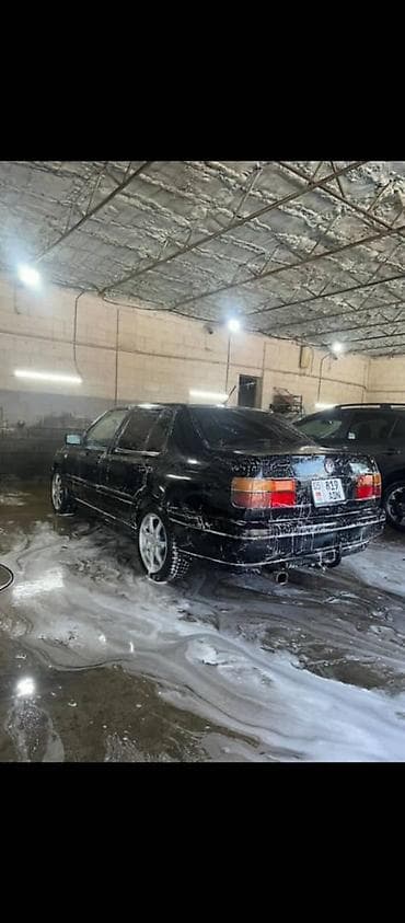 Volkswagen Vento: 1993 г., Седан — 2