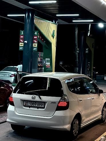 амаз фит: Honda Fit: 2001 г., 1.3 л, Автомат, Бензин, Хэтчбэк — 9