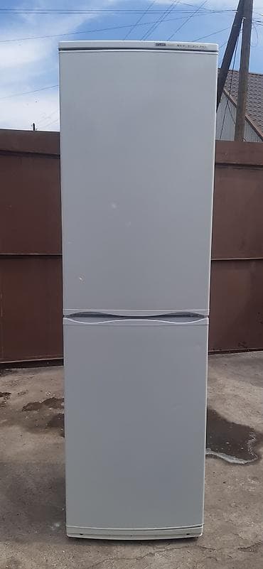 куплю морозильные камеры: Холодильник Atlant, Б/у, Двухкамерный, De frost (капельный), 60 * 2000 * 46 — 1