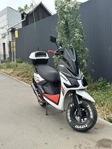 Скутеры: Макси-скутер Yamaha, 175 куб. см, Бензин, Б/у — 1