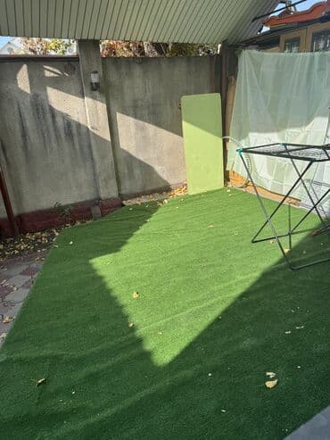 суточные комнаты: 10 м², С мебелью — 8