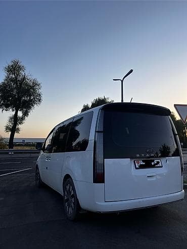 byd u8: Hyundai Staria: 2021 г., 3.5 л, Газ, Минивэн — 3