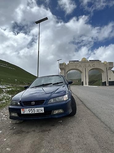 Honda Accord: 1999 г., 2 л, Автомат, Бензин, Седан