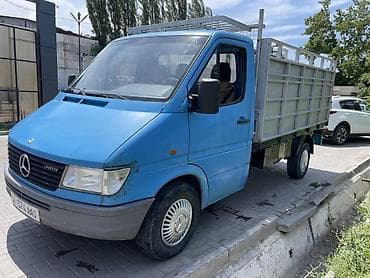 Mercedes-Benz 310D (Sprinter) — бортовой/фермерский грузовик. - — 2