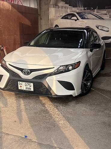 Toyota Camry: 2018 г., 2.5 л, Автомат, Бензин, Седан