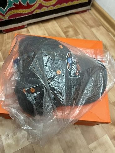 Бейсболки с логотипами американских лиг и турниров! Продаем по at lalafo.kg Бейсболки с логотипами американских лиг и турниров! Продаем по