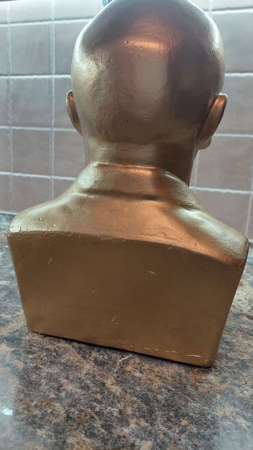 продажа статуэток: Ленин гипсовый вес 4 кг, в идеальном состоянии. не крошится 1970 года — 4