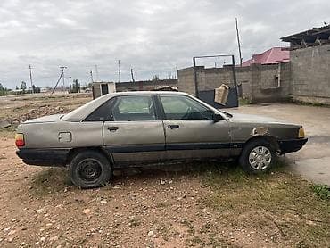 Audi 100: 1988 г., Седан