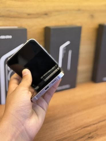 poco m6 pro: Samsung Galaxy Z Flip6, Б/у, 256 ГБ, цвет - Белый, В рассрочку, 1 SIM, eSIM — 3