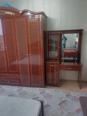 бу прихожая: Спальный гарнитур в классическом стиле, цвет – темный орех с — 1