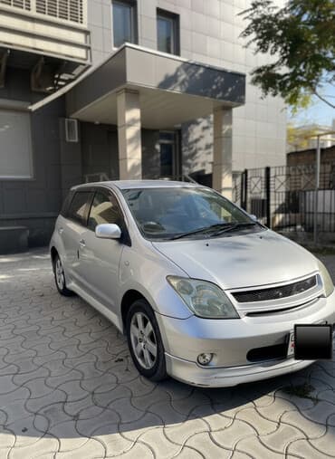 Toyota ist: 2002 г., Автомат, Хэтчбэк