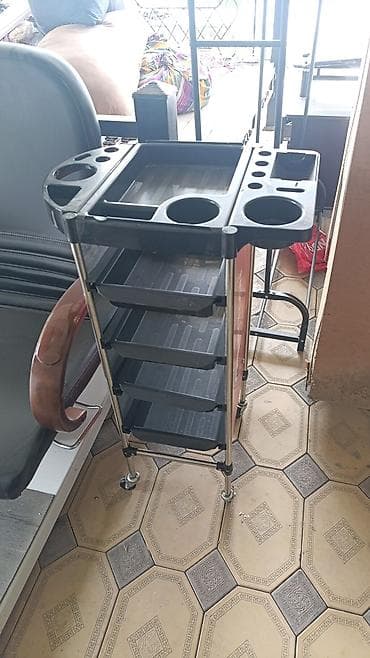 Бизнес үчүн жабдуулар: Парикмахерское оборудование комплектом или по отдельности: - Рабочий — 4