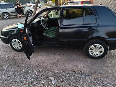 Транспорт: Volkswagen Golf: 1998 г., 1.8 л, Механика, Бензин, Хэтчбэк — 3