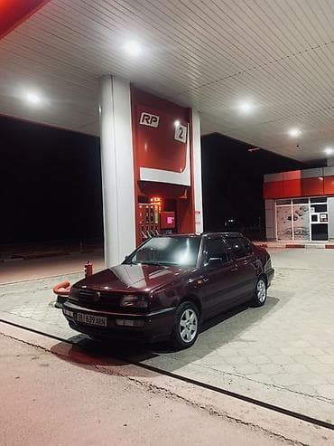 продаю фольксваген туврек: Volkswagen Vento: 1992 г., 1.8 л, Механика, Бензин, Седан — 2