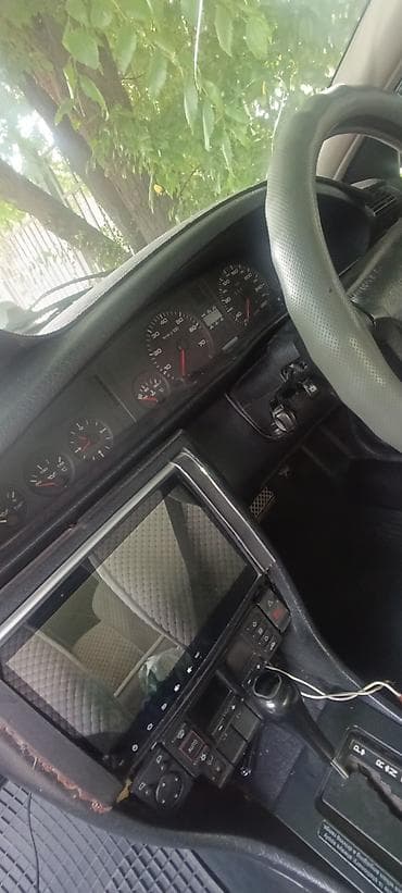 x 5: Audi 100: 1994 г., Автомат, Седан — 5