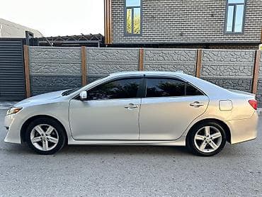 Toyota Camry: 2013 г., 2.5 л, Автомат, Бензин, Седан — 2
