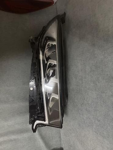 Автозапчасти: Передняя правая фара Kia 2020 г., Б/у, Оригинал — 1