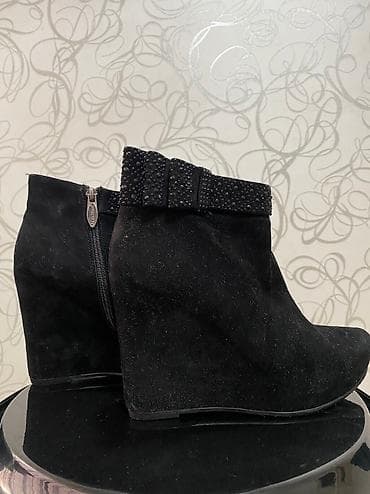 молодежная одежда бишкек: Ботинки, 39, Maria Moro, Новый, цвет - Черный, Самовывоз, Платная доставка — 2