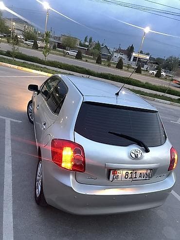 mitsubishi акула: Toyota Auris: 2007 г., 1.6 л, Робот, Бензин, Хэтчбэк — 4