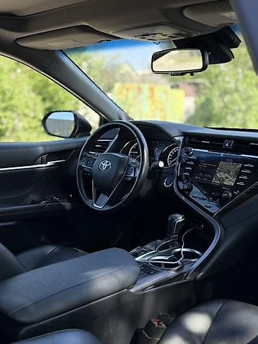 Toyota: Toyota Camry: 2018 г., 2.5 л, Автомат, Гибрид, Седан — 2