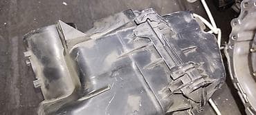 raf: Toyota RAV-4, корпус воздушного фильтра, есть недочёты по креплениям — 4