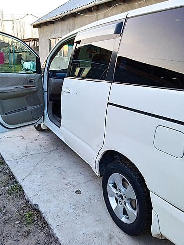 Toyota: Toyota Noah: 2003 г., 2 л, Автомат, Бензин — 10