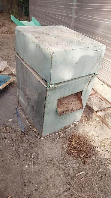 Срочно продаю сенодробилку. работает от 220w. (однофазка) Отличный