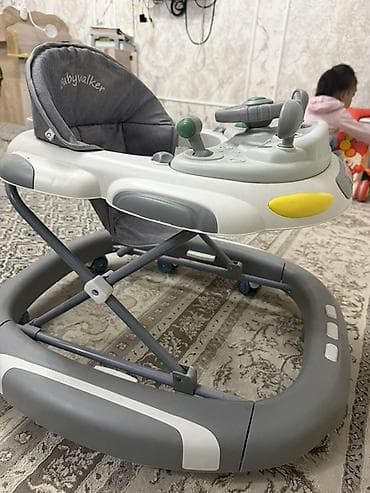 прицеп для коляски: Ходунок в новом состоянии, ребенок отказался сидеть — 1