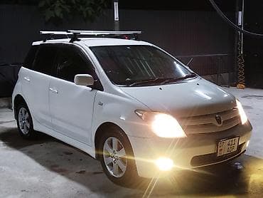 mazda 3: Toyota Ist: 2002 г., 1.5 л, Автомат, Газ, Хэтчбэк — 1