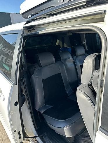 авто сатылат: Mazda 5: 2005 г., 2 л, Кол менен иштөөчү, Газ, Вэн/Минивэн — 7