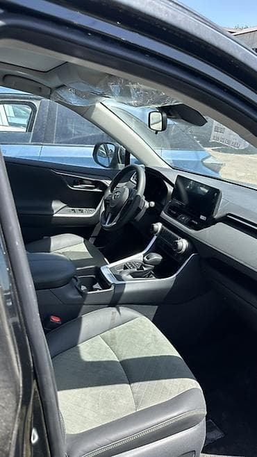 roewe ei5: Toyota RAV4: 2025 г., 2 л, Автомат, Бензин, Кроссовер — 4