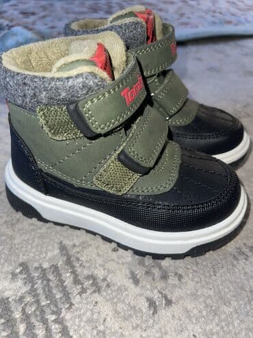 Размер обуви 22 Одевали несколько раз стали малы. Цена 1300сом Могу