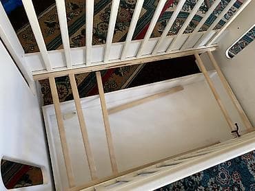 кровать одно местный: Продаю детскую кроватку единственный минус сломано дно но его можно — 1