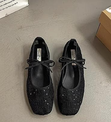Личные вещи: Новая, размер 36
Балетки женские черные с кружевом и пайетками — 1