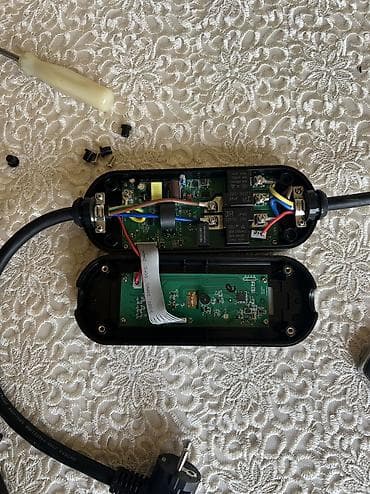 пусковой устройство: Портативное зарядное устройство для электромобилей (EV Charger) - — 5