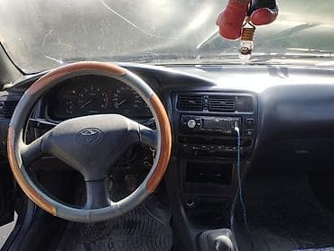Toyota: Toyota Corolla: 1995 г., Седан — 7