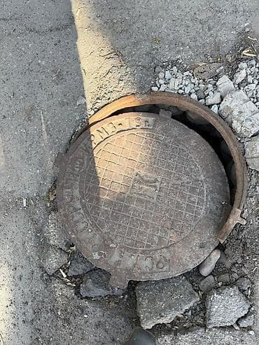 сантехник чистка труб: Чистка канализации — быстро и недорого. Выезд 24/7. Услуги: - — 3