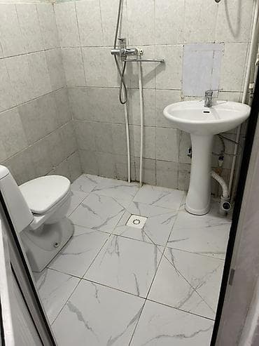 малосемейка квартира: Сдаётся компактная студия с собственным санузлом и кухонным уголком — 1