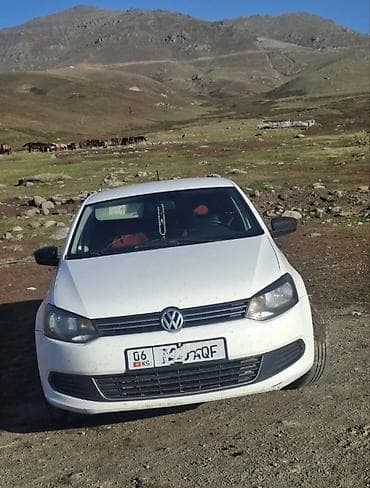 Транспорт: Volkswagen Polo: 2014 г., Механика, Бензин, Седан — 1