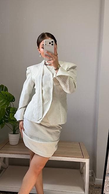 белый костюм женский: Женские костюмы тройка юбка+галстук+пиджак
Двойка пиджак+брюки — 3