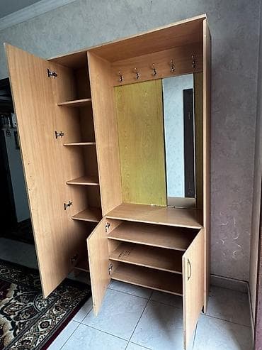 Прихожая модульная с зеркалом и крючками - Материал: ЛДСП под светлое