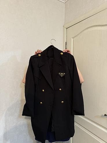 белый костюм мужской: Женский костюм: удлинённый жакет + блуза Цена: 500 сом за каждую — 6