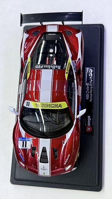 upper intermediate: Коллекционная масштабная модель гоночного автомобиля Ferrari 488 — 4