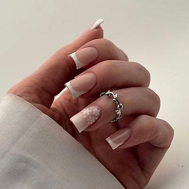 мойка салон красоты: Маникюр и наращивание ресниц - Классический французский маникюр — 1