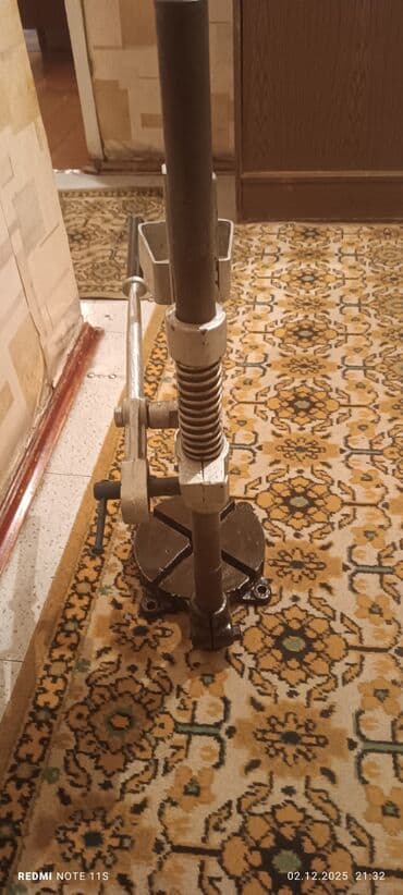 мини генератор: Продаю инструменты:Точило, двигатель на 220 в,180 вт,2800 оборотов — 10